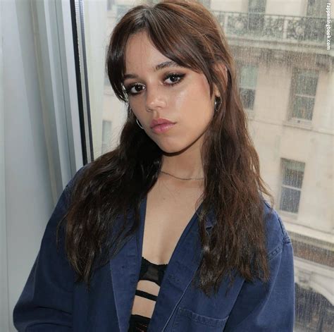 nude jenna ortega|Jenna Ortega Nude Photos & Videos